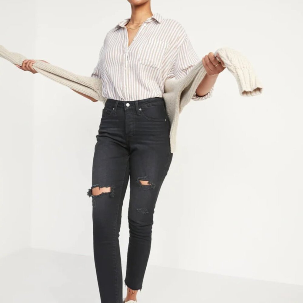 Old Navy Curvy High-Waisted Button-Fly OG Straight Cut-Off Jeans Trinity Size 8
